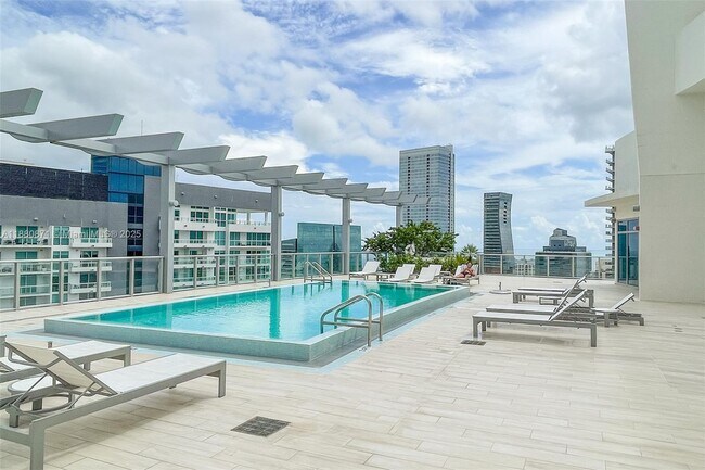 Building Photo - 1100 S Miami Ave