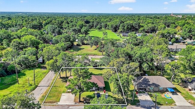 Building Photo - 712 Seven Oaks Rd