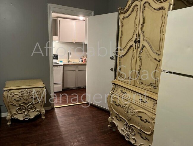 Building Photo - 160 Lamar St