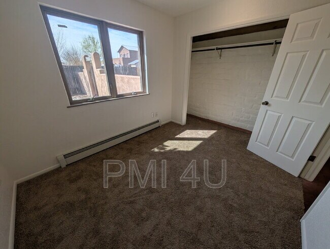 Building Photo - 2646 Floral Rd NW