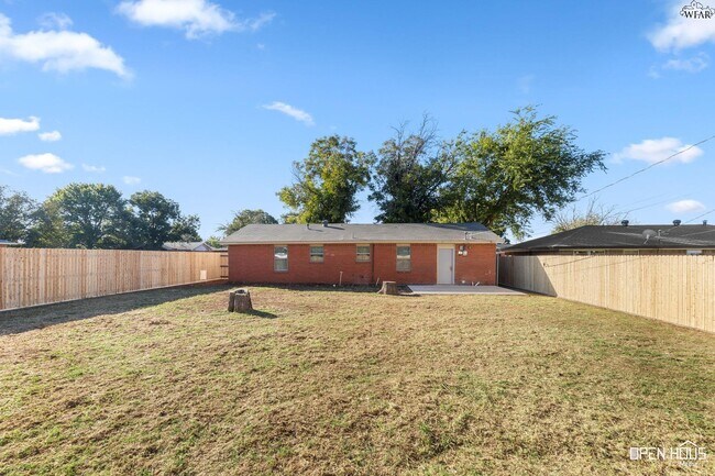 Building Photo - 1218 Glendora Dr