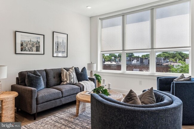 Building Photo - 139 W Chelten Ave