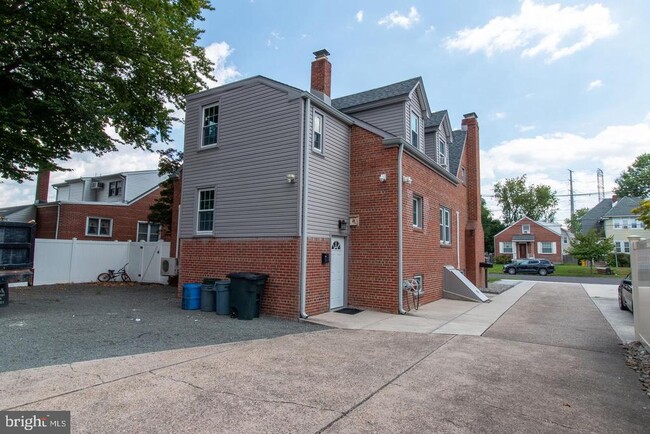 Building Photo - 115 Samdin Blvd