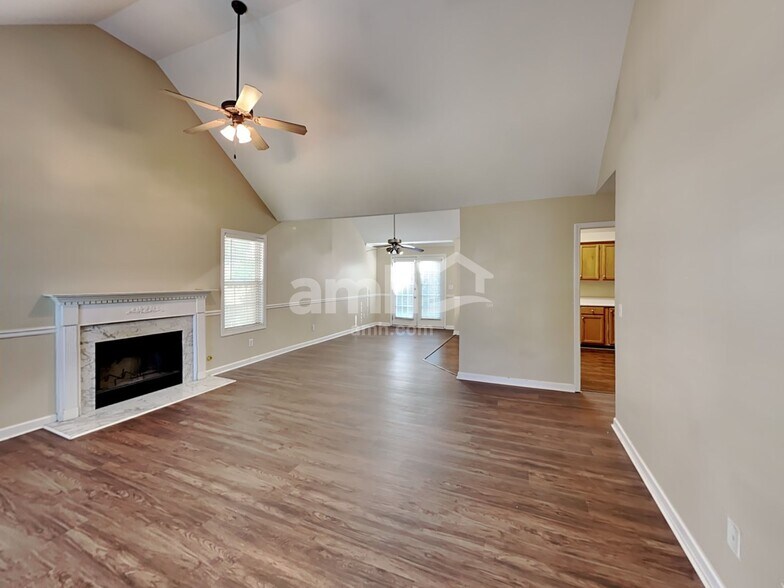 Building Photo - 111 Lexington Parke Dr