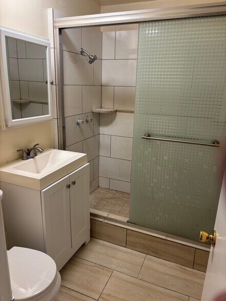 Building Photo - 15903 Halldale Ave