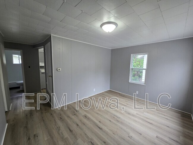 Building Photo - 606 Wyoming St