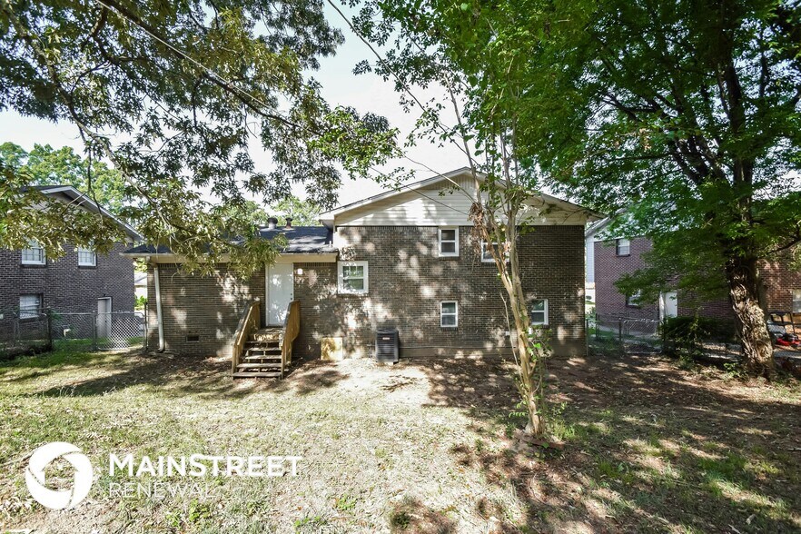 Building Photo - 2421 Etowah St