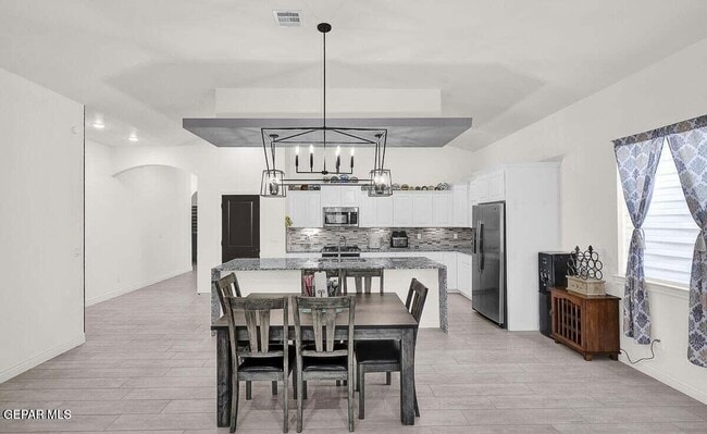 Building Photo - 12365 Desert Wolf Ave