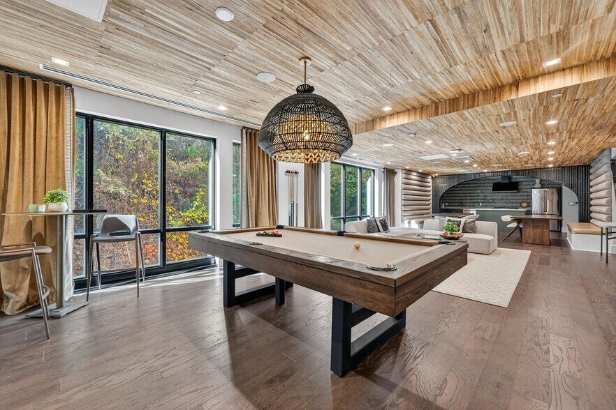 Building Photo - 8701 Churchill Rd