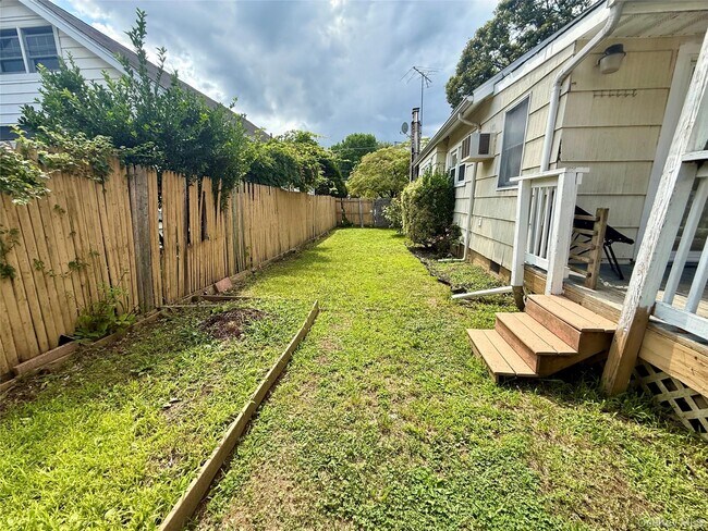 Building Photo - 175 S Brookside Ave