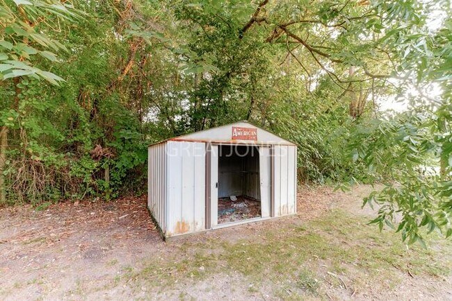 Building Photo - Charming 3 Bedroom in Raeford!