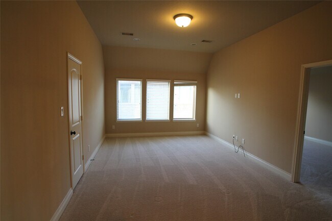 Building Photo - 1995 Biscayne Lake Dr