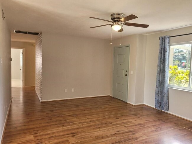 Building Photo - 13705 Jamaica Dr