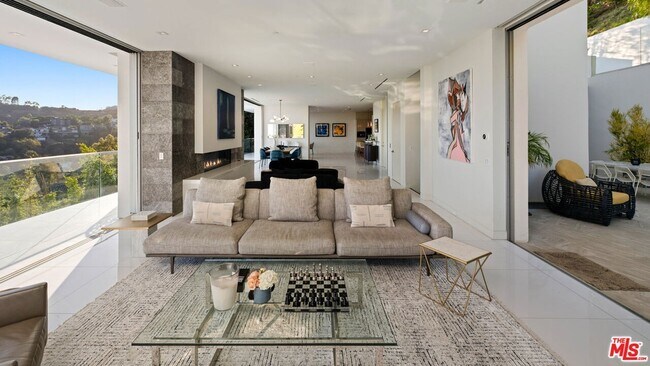 Building Photo - 7080 Mulholland Dr