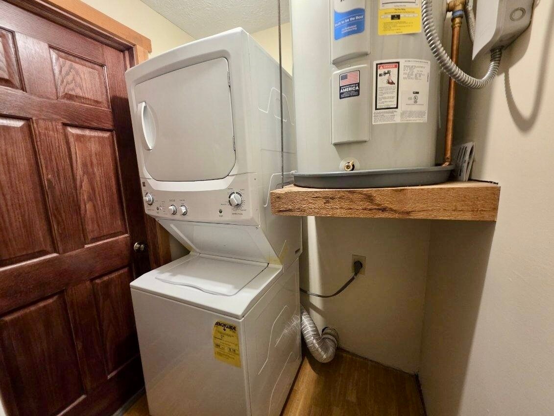 Building Photo - 1605 Treetop Trl