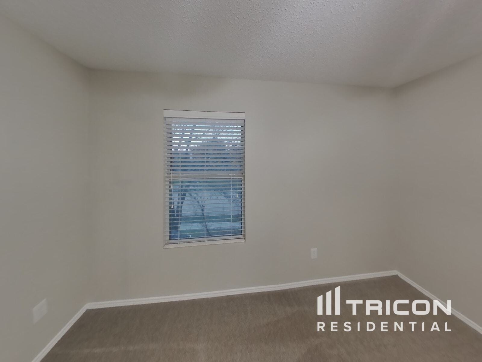 Building Photo - 1700 Wildrose Dr