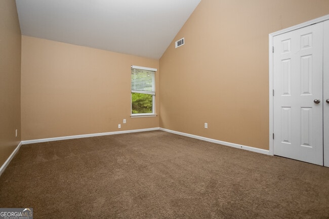 Building Photo - 6237 Selborn Dr SW