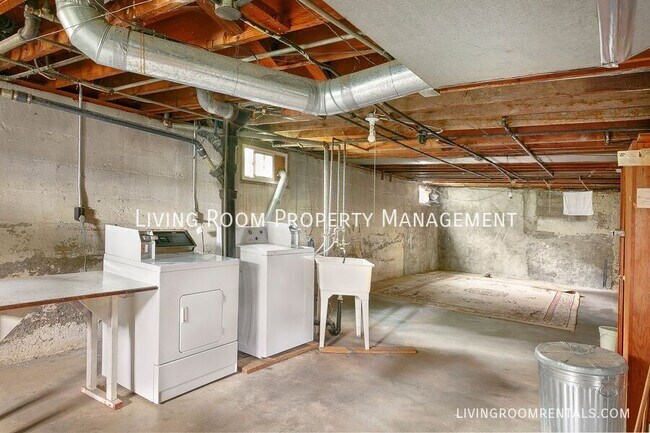 Building Photo - 1843 N Schofield St