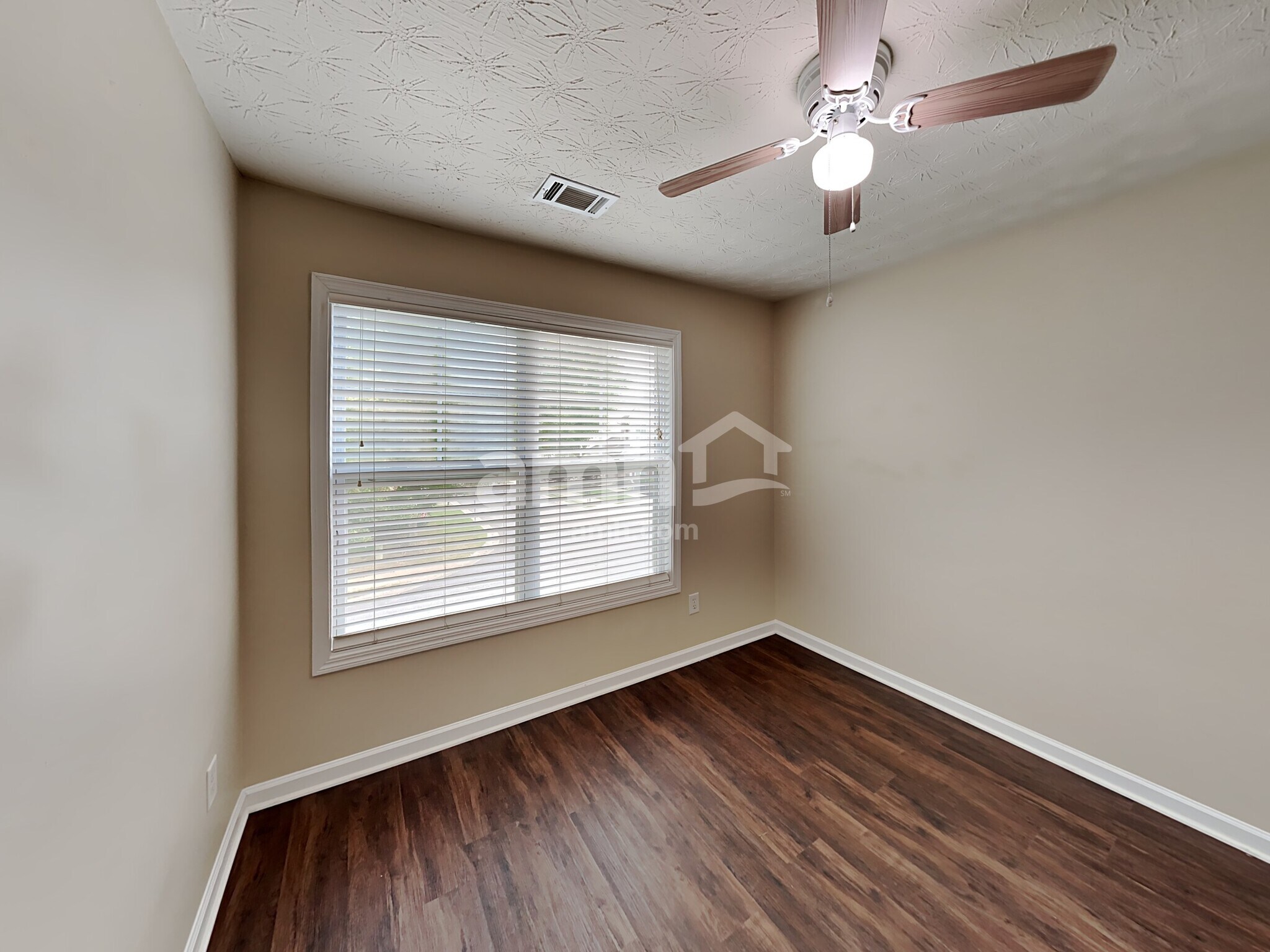 Building Photo - 317 Azalea Loop