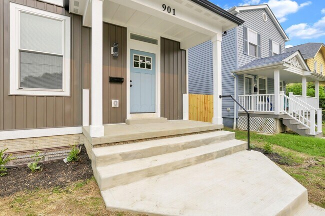 Building Photo - 901 Miller Ave