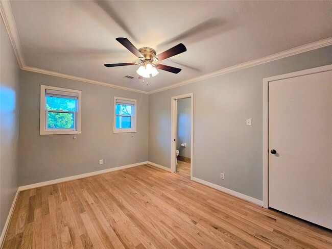 Building Photo - 2527 Willowby Dr