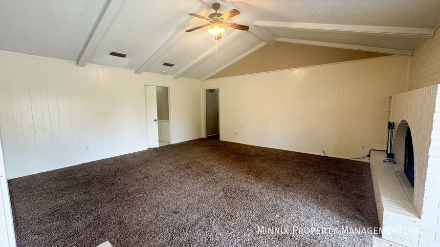 Building Photo - 7820 Vernon Ave
