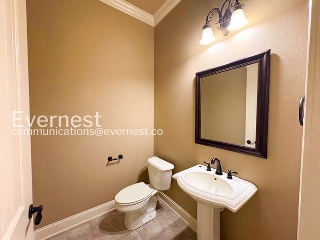 Building Photo - Welcome to this elegant 4-bedroom, 5-bathroom home in desirable Hurricane Lake Estates with Pool ...