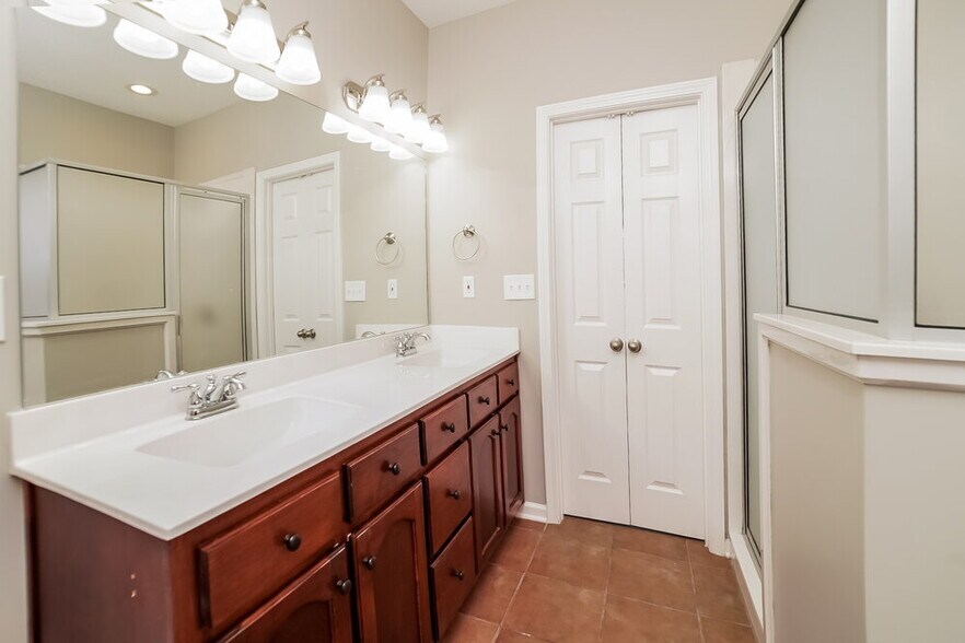 Building Photo - 2477 Torrington Way