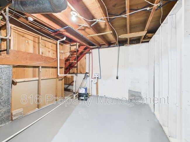 Building Photo - 8215 Ruskin Way
