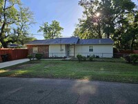 Building Photo - 1417 W Orange Ave