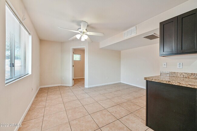 Building Photo - 3949 E Earll Dr