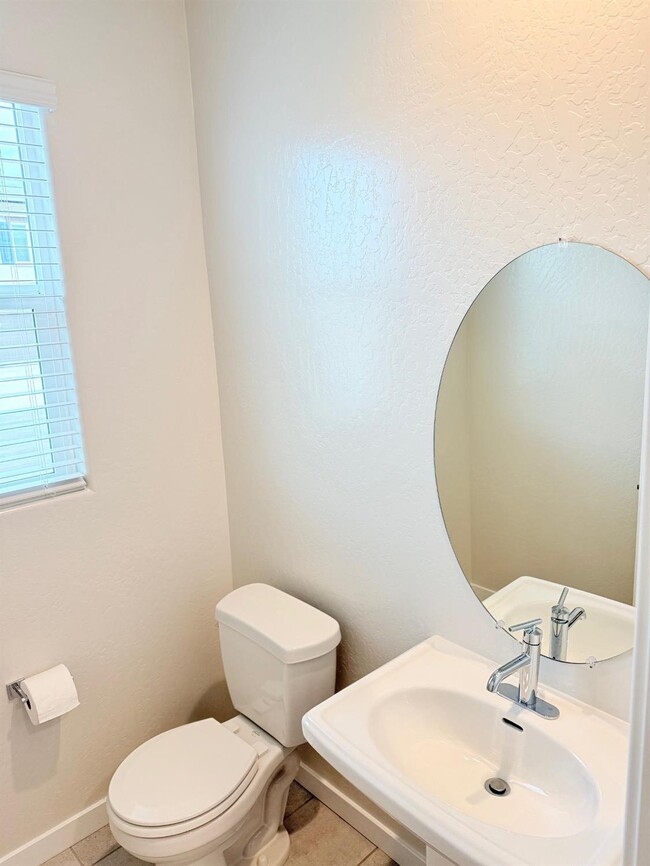 Building Photo - 2865 E Escarpa Dr