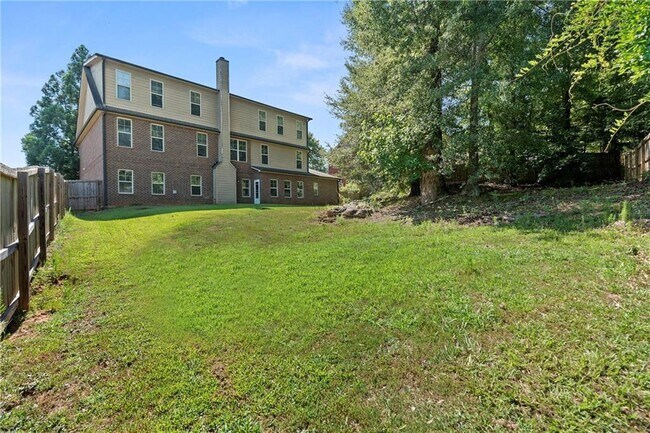 Building Photo - 4660 Lake Hill Trail