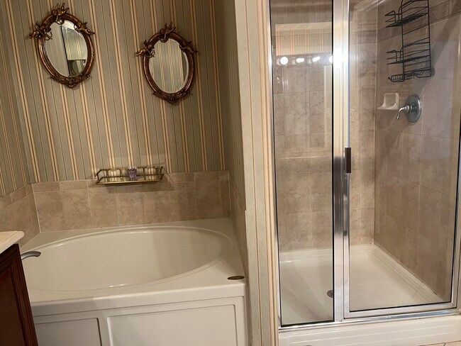 Building Photo - 4991 Bonsai Cir