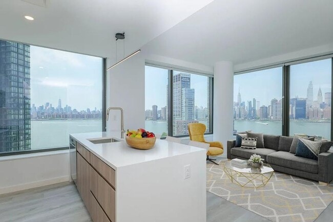 Building Photo - 4 bedroom in BROOKLYN NY 11222