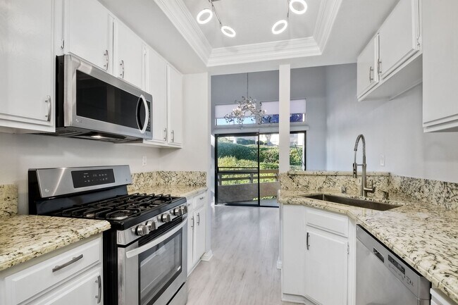 Building Photo - 1951 Swallow Ln