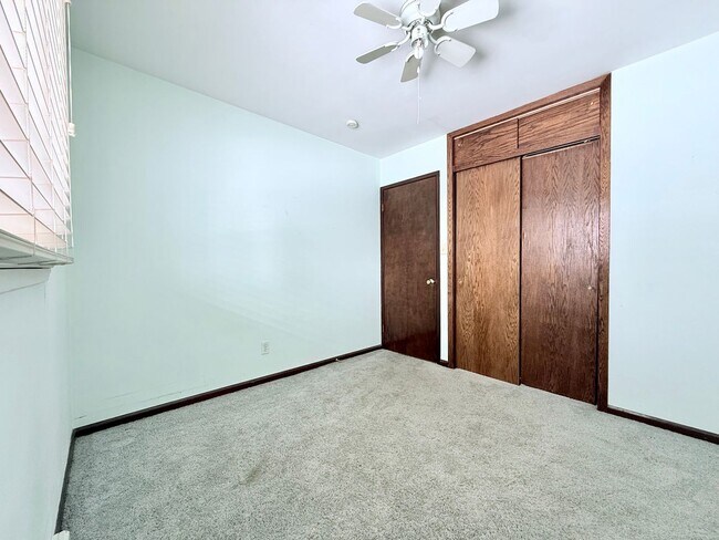 Building Photo - 3-Bed House in Waterloo