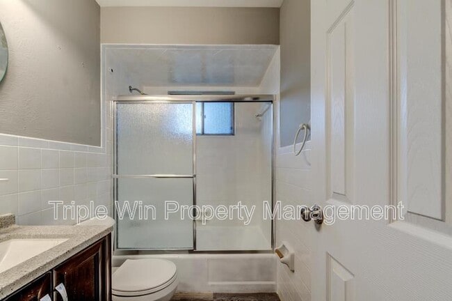 Building Photo - 1225 Thrush Ln