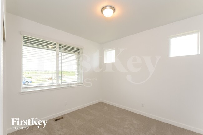 Building Photo - 496 Kansas Ave