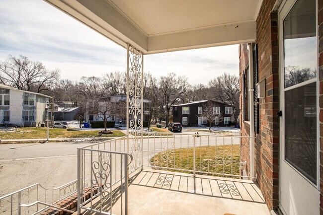 Building Photo - 8736 W 70th St