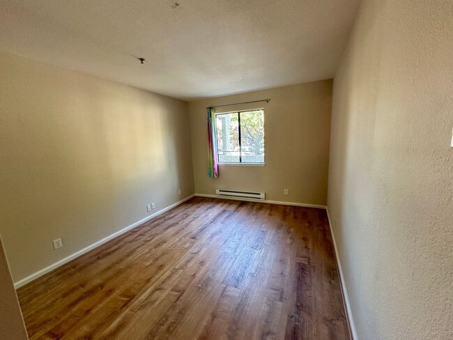 Building Photo - Cupertino Villas Condo