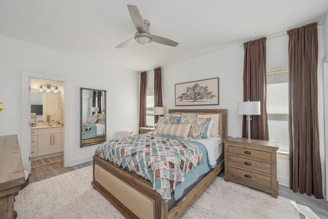 Building Photo - 150 Hibiscus Ave