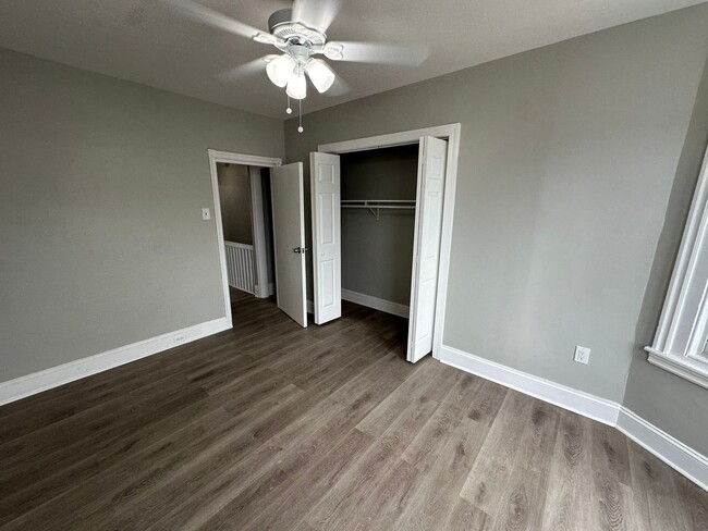 Building Photo - Charming updated 3 bed 1 bath in amazing location