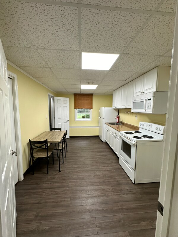 Building Photo - 1675 Old Nelson Rd