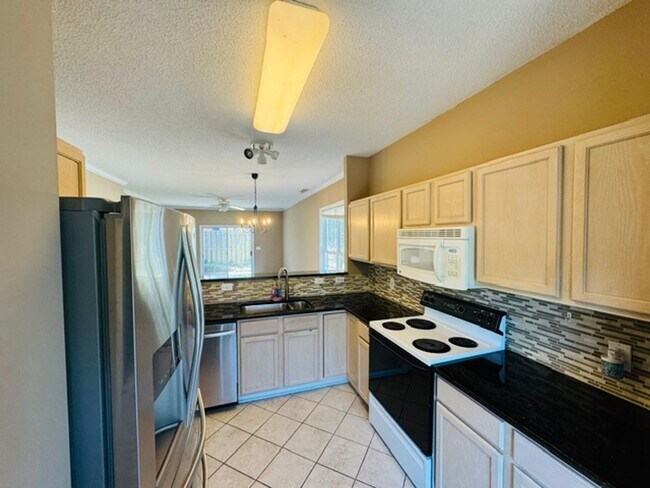 Building Photo - 2027 Turtle Point Dr