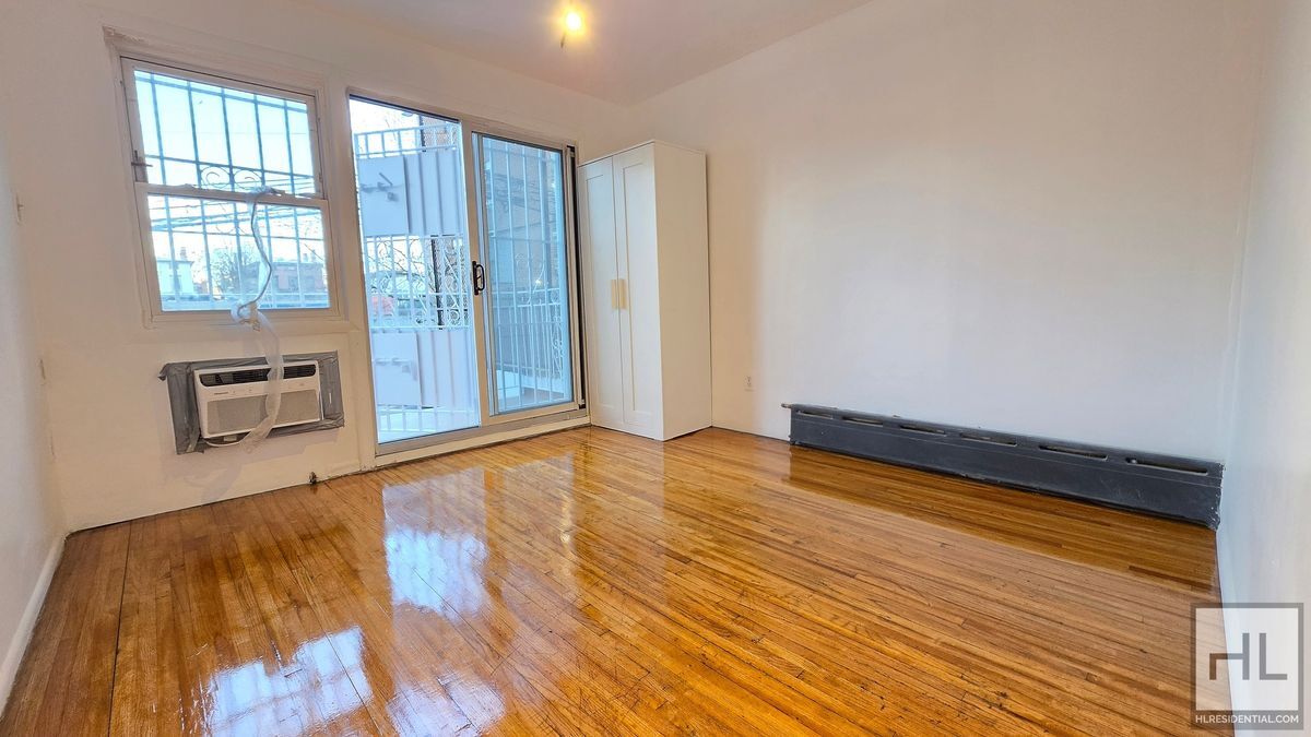 Building Photo - 9 STREET