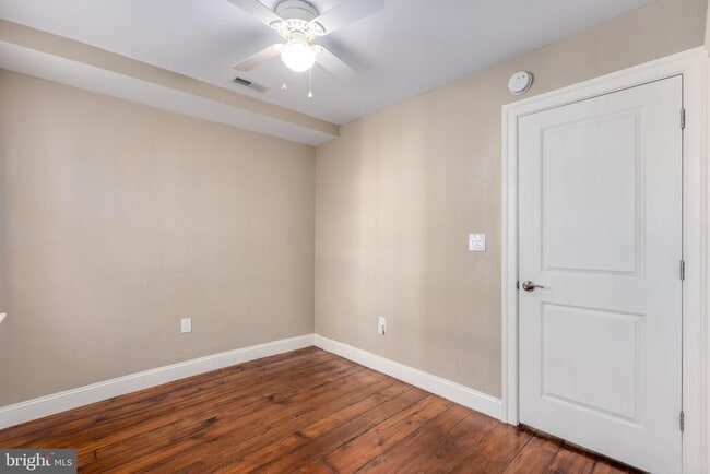 Building Photo - 953 N Randolph St