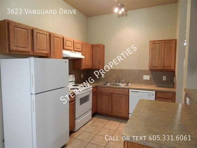 Building Photo - 3623 Vanguard Dr