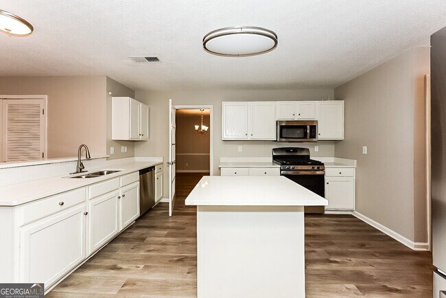 Building Photo - 4305 Ward Bluff Dr
