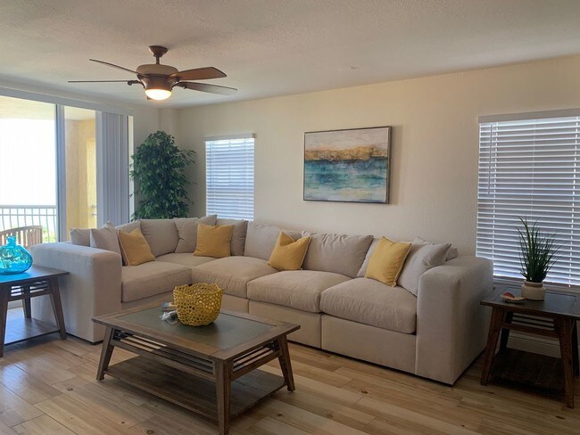 Building Photo - Luxury furnished intercoastal condo